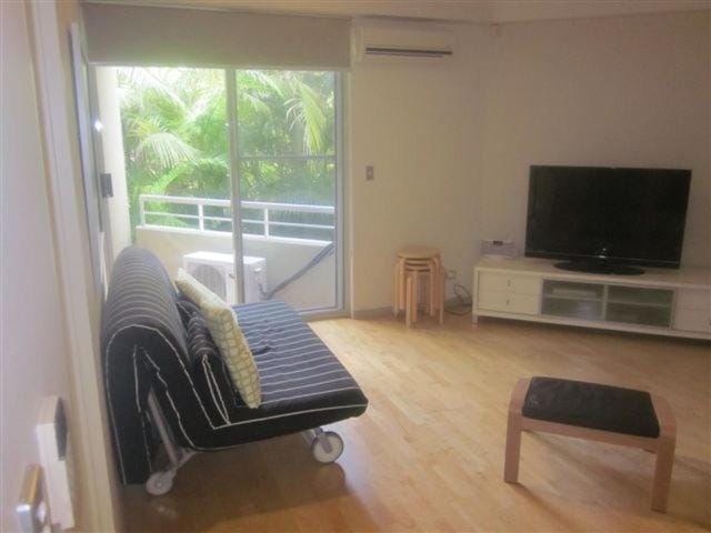 Cleveland 49 Self Catering Apartment in Sydney
