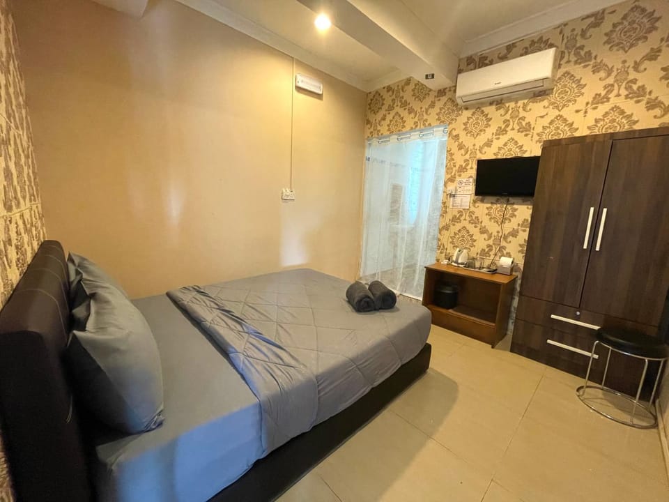 Bed, wardrobe, air conditioner