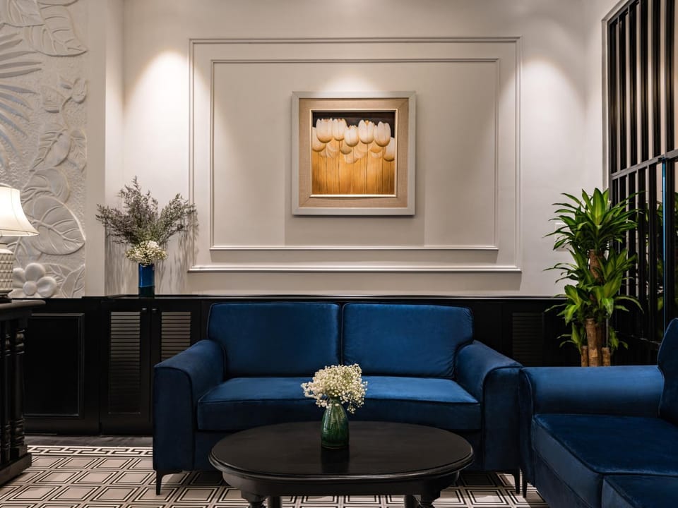 Living room, Lobby or reception, Decorative detail, Seating area