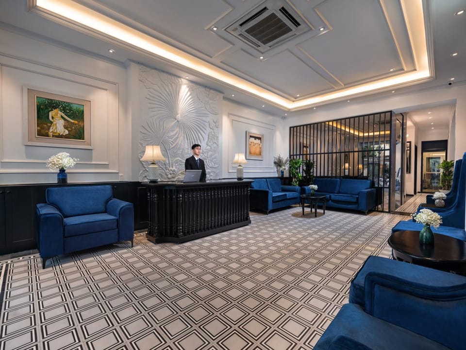 On-site shops, Living room, Lobby or reception, Seating area