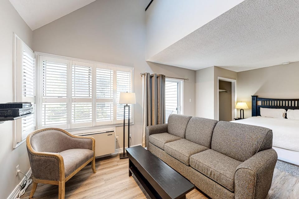 Condo 916 at North Creek Resort Hotel in Grey Highlands