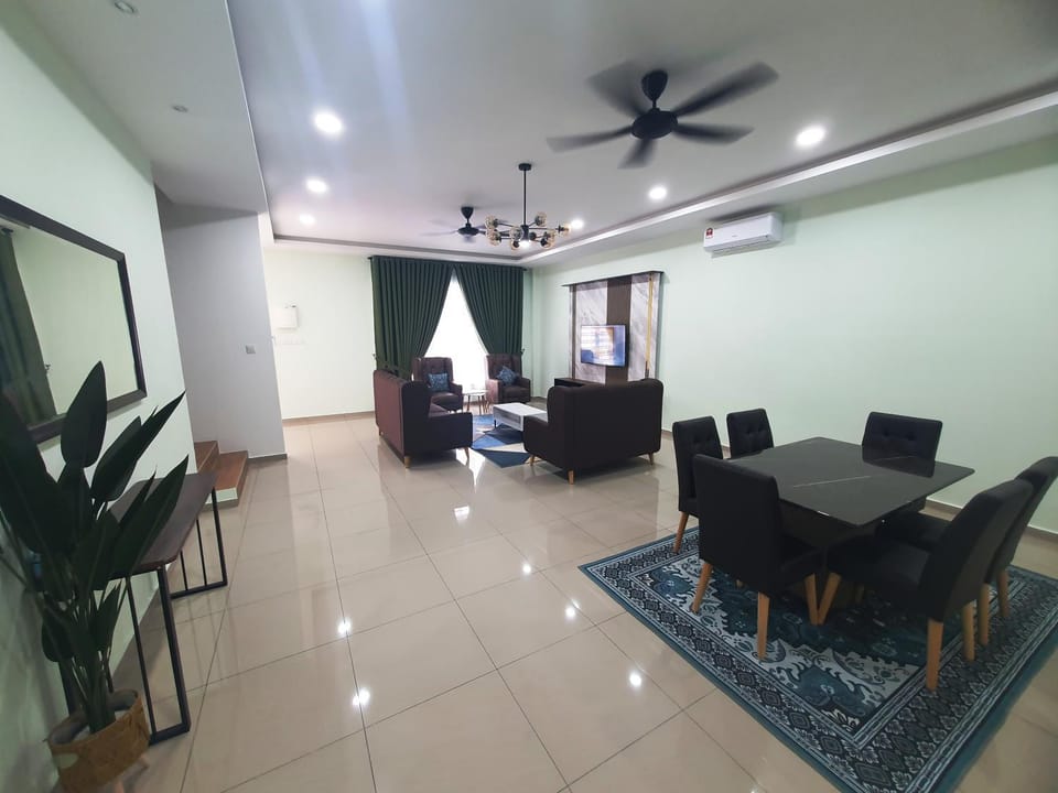 Living room, Dining area