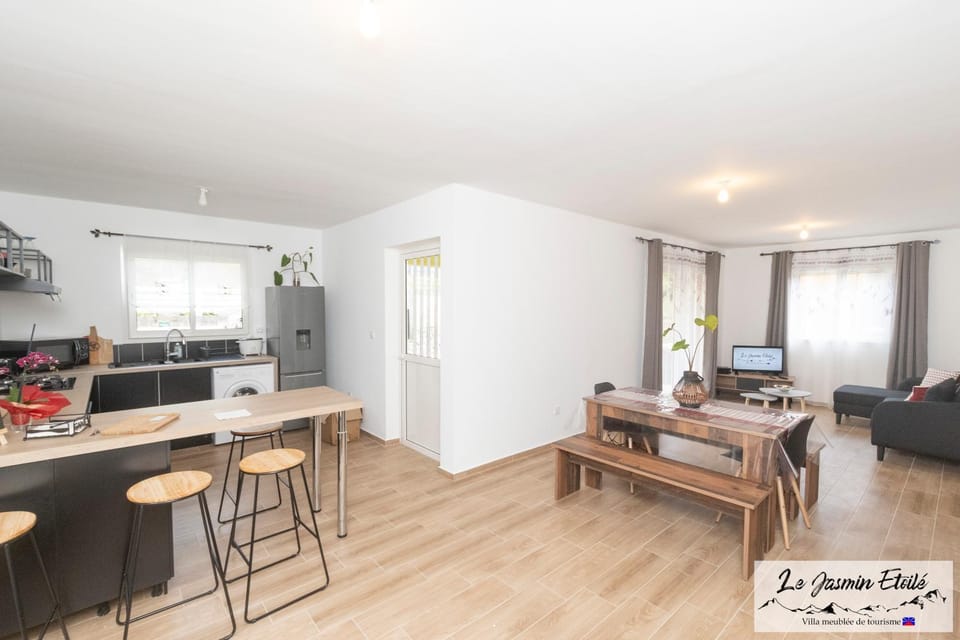 TV and multimedia, Living room, Dining area, minibar, pet friendly, stove, toaster