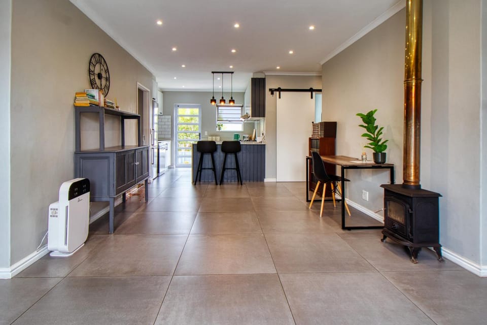 Magnificent Villa Load-Shedding Free! Villa in Cape Town