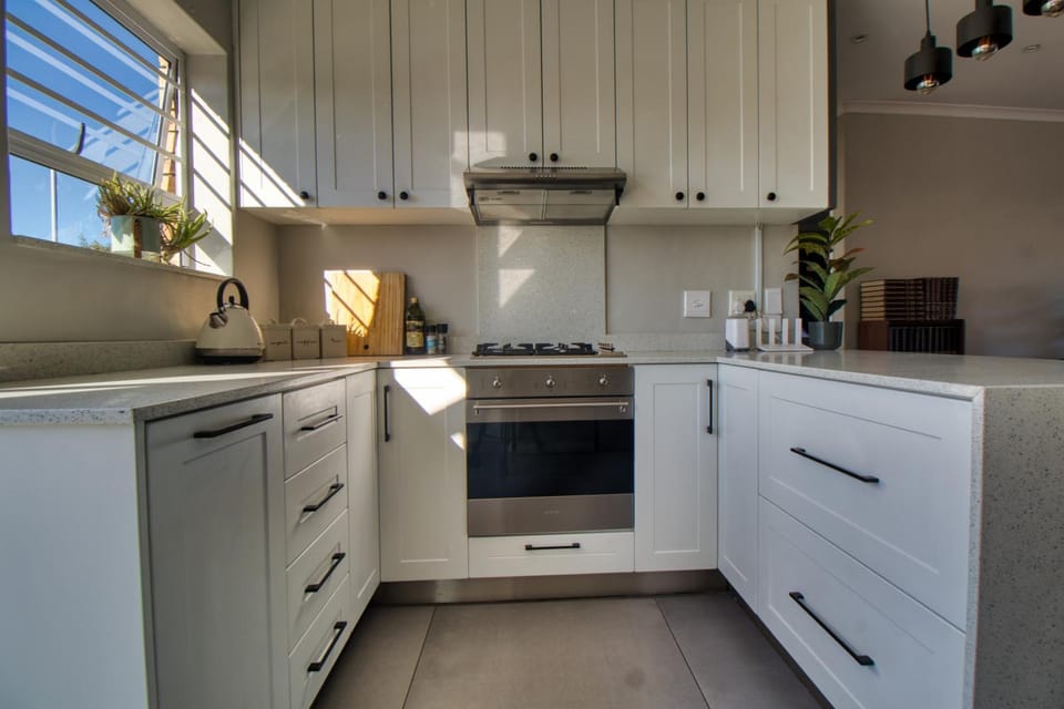 Magnificent Villa Load-Shedding Free! Villa in Cape Town