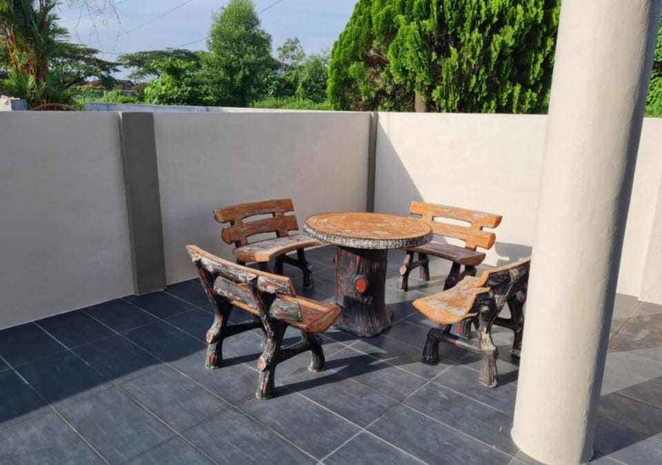 Property building, Day, Seating area