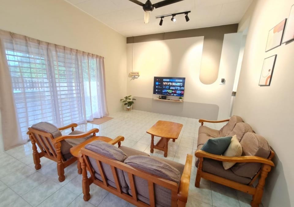 TV and multimedia, Living room, Seating area, fireplace, air conditioner