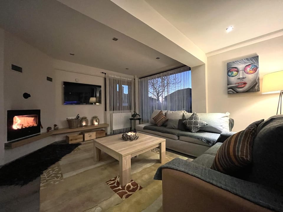 Living room, Seating area, Evening entertainment, flat iron