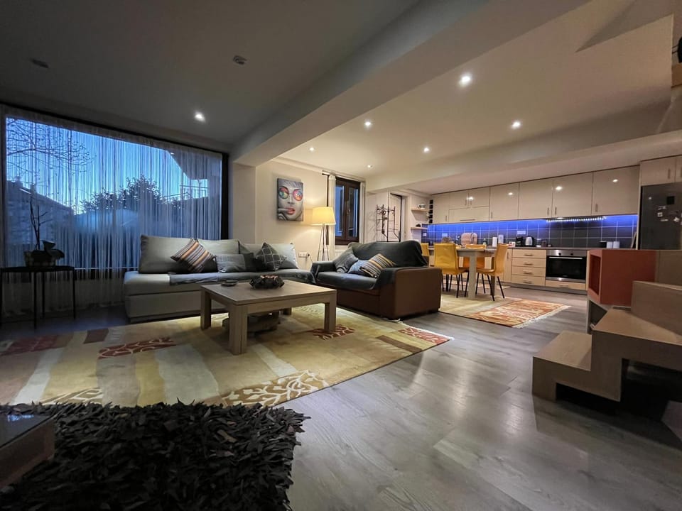 TV and multimedia, Living room, Seating area