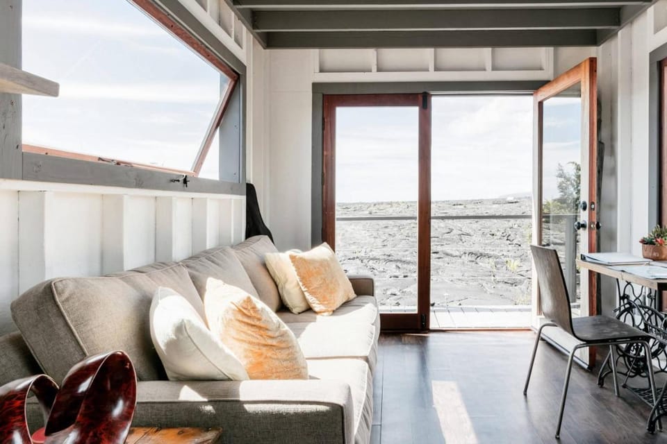 THE PHOENIX HOUSE - EPIC Tiny Home Gem on Volcanic Lava Field! House in Big Island