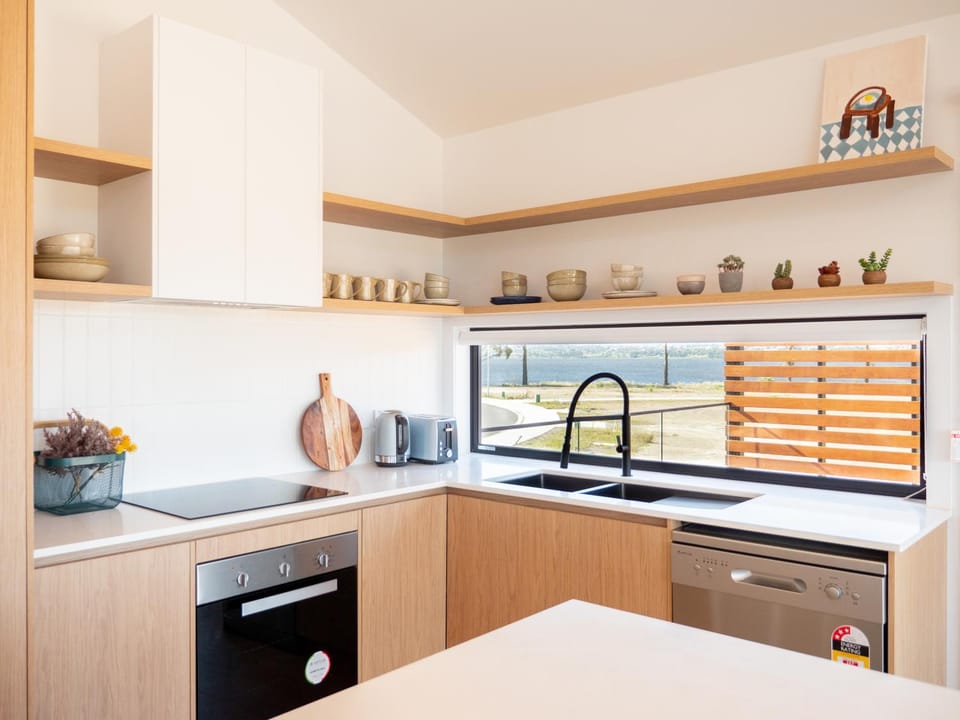 Kitchen or kitchenette, dishwasher, minibar, pet friendly, stove