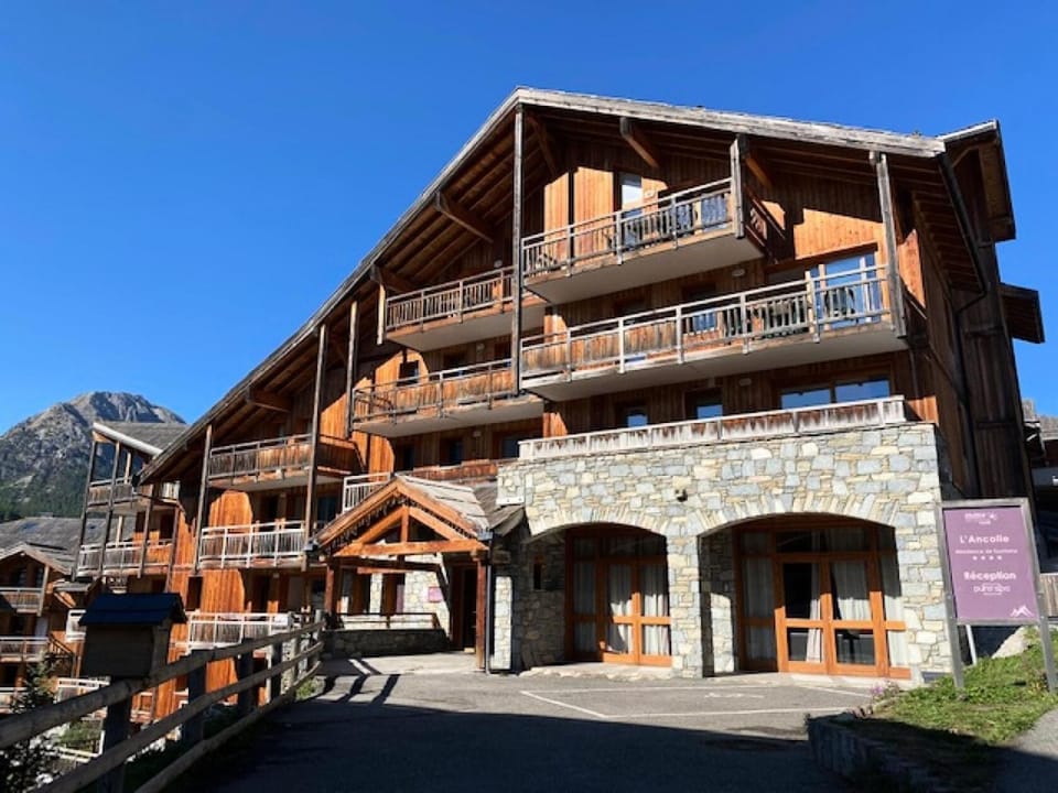 Résidence Les Airelles - appartement en duplex - Garage couvert - 50 m des pistes de ski MAE-4114 Apartment in Montgenèvre