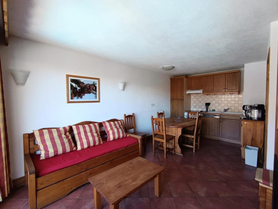 Résidence Les Airelles - appartement en duplex - Garage couvert - 50 m des pistes de ski MAE-4114 Apartment in Montgenèvre