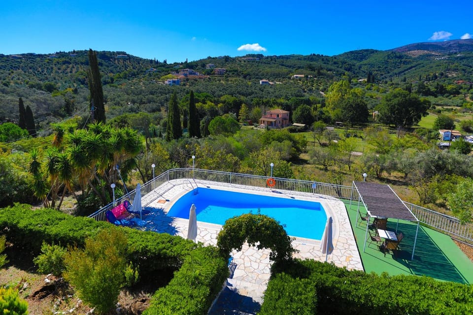 Day, Natural landscape, View (from property/room), Mountain view, Pool view, Area and facilities, Swimming pool, sunbed