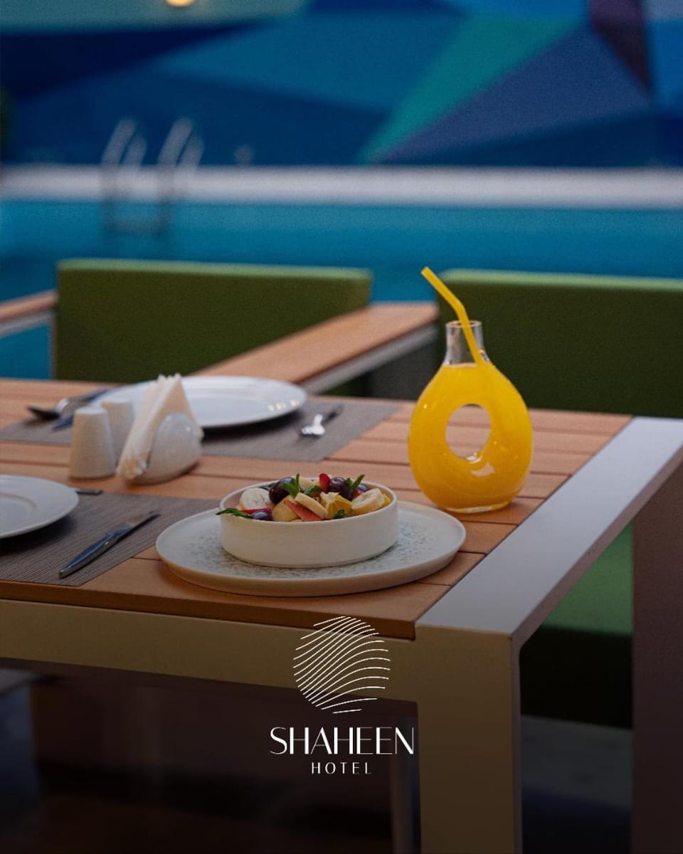 Restaurant/places to eat, Food and drinks, Food, Drinks
