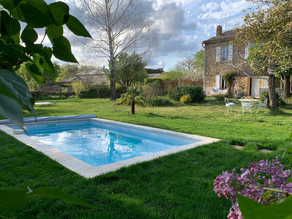 Property building, Garden, Pool view, Swimming pool