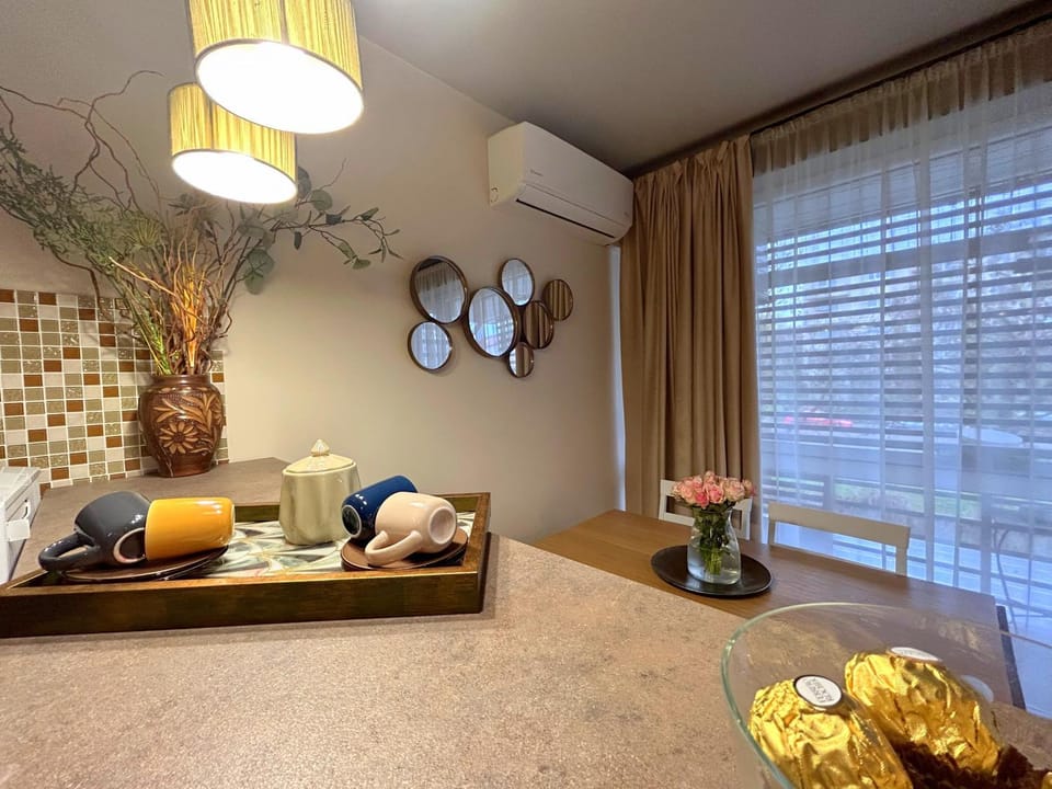 Seating area, air conditioner