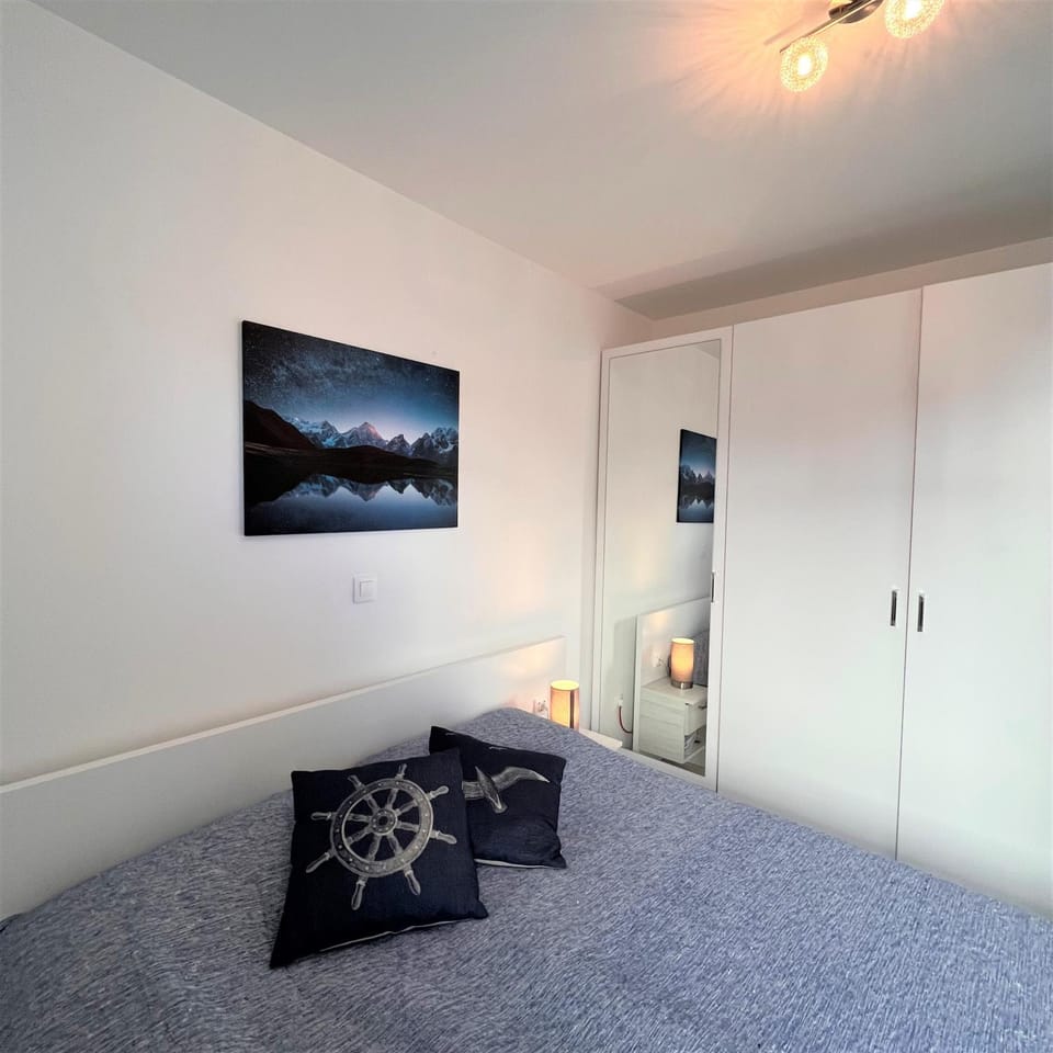 Bed, Bedroom, wardrobe