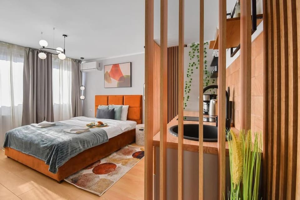 Mysa Modern Studio * Near Cismigiu Park * Netflix Apartment in Bucharest