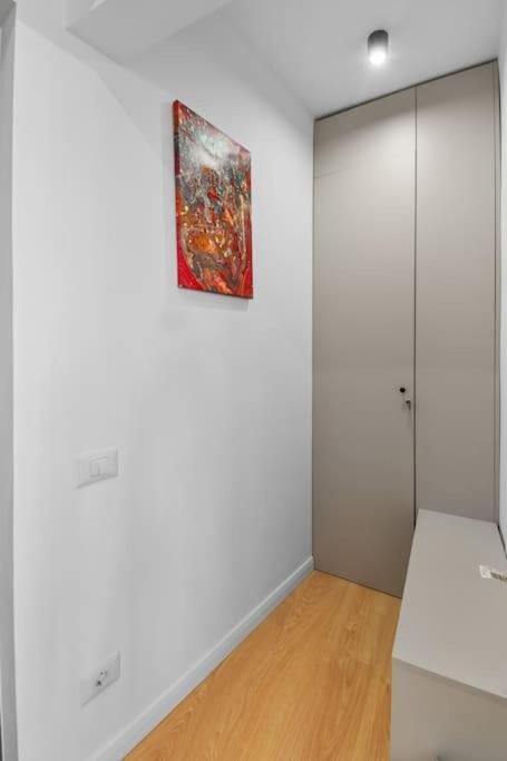 Mysa Modern Studio * Near Cismigiu Park * Netflix Apartment in Bucharest
