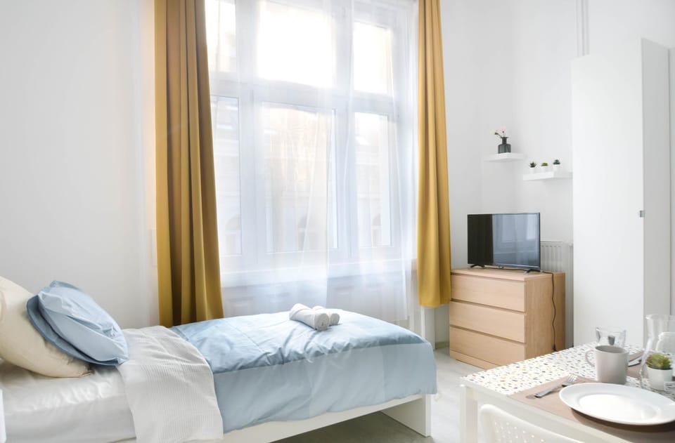 TV and multimedia, Bedroom, towels