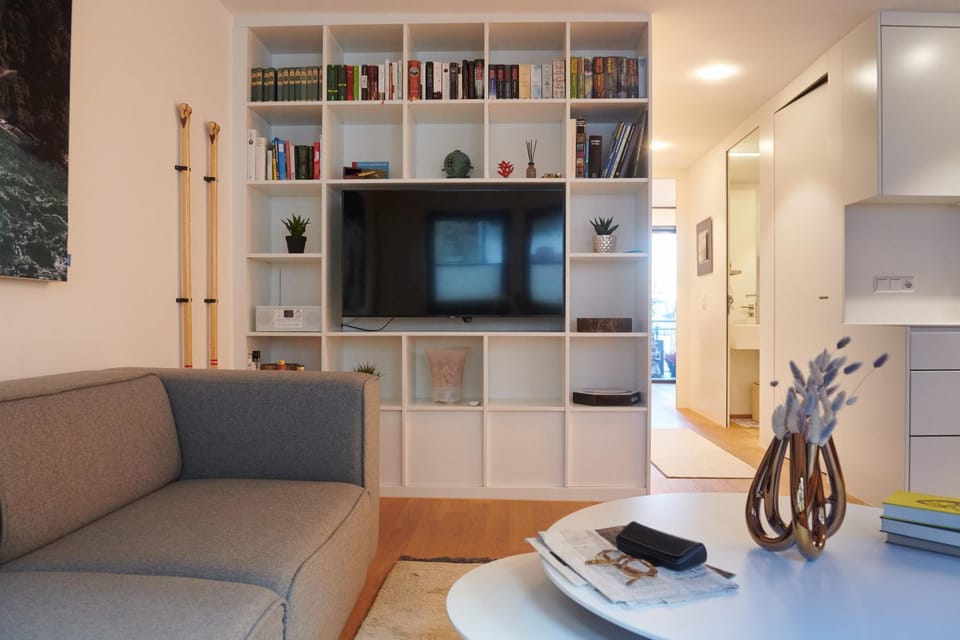Game Room, Library, Library, TV and multimedia, Living room, minibar