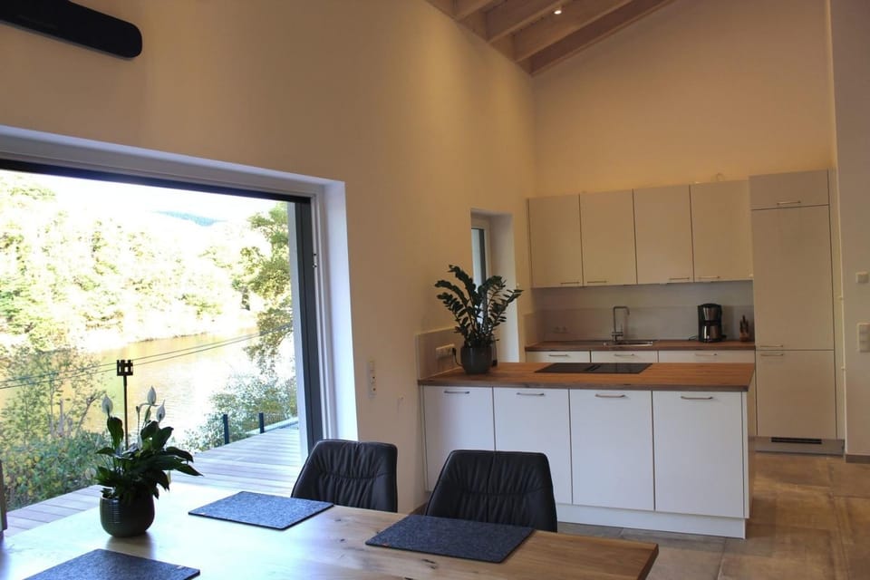 Ferienhaus 'Freund am See' 3 House in Heimbach