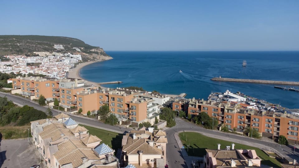 Luxe villa Sesimbra secret corner 2 Apartment in Setubal District