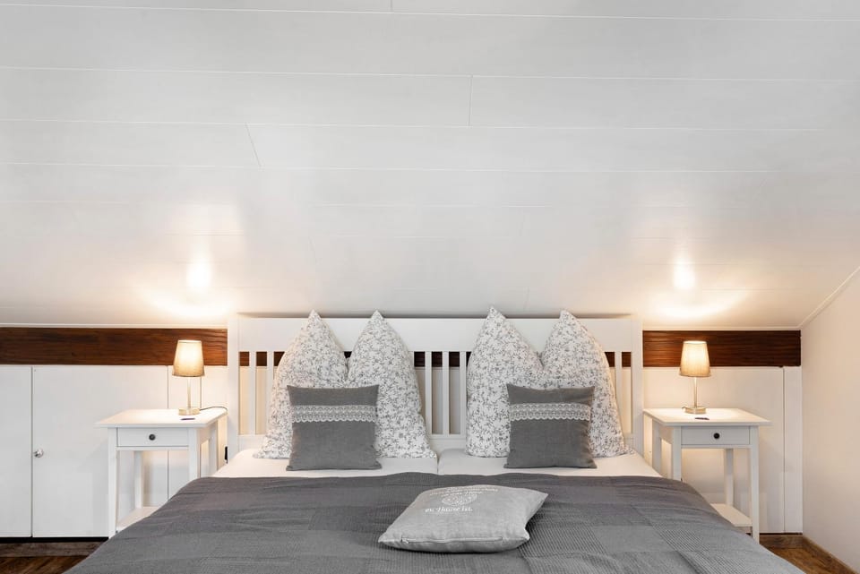 Living room, Bedroom