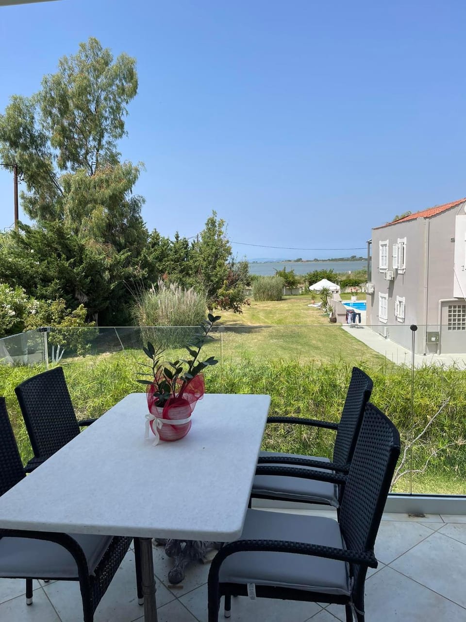 Dining area, Garden view