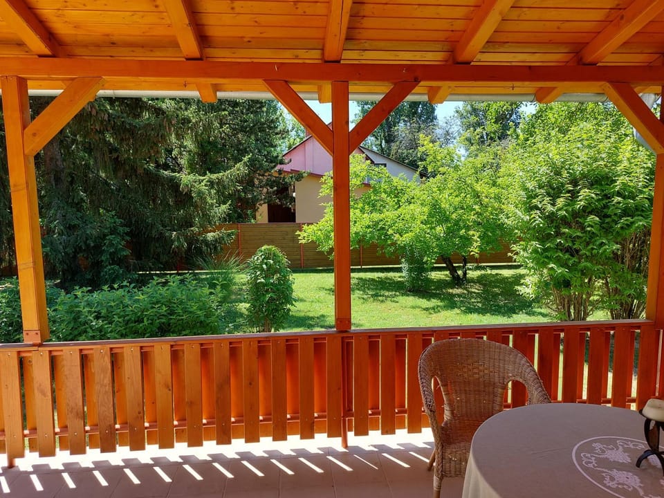 Balcony/Terrace, Garden view