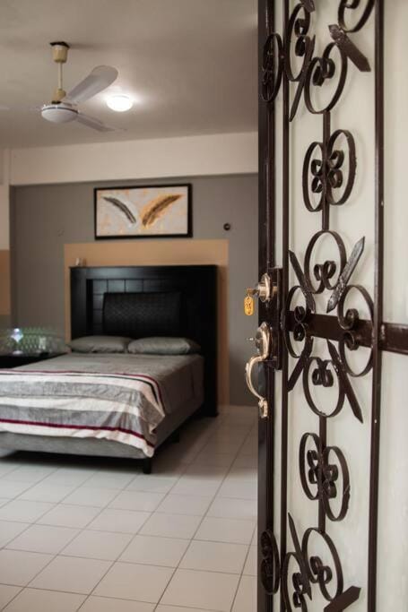 Bed, Photo of the whole room, Bedroom, fireplace