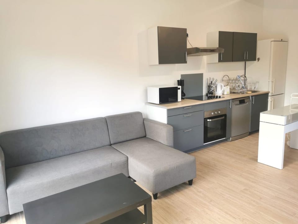 Maison indépendante avec piscine, 10min Avignon House in Villeneuve-lès-Avignon