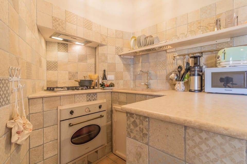 Kitchen or kitchenette, minibar, pet friendly, stove