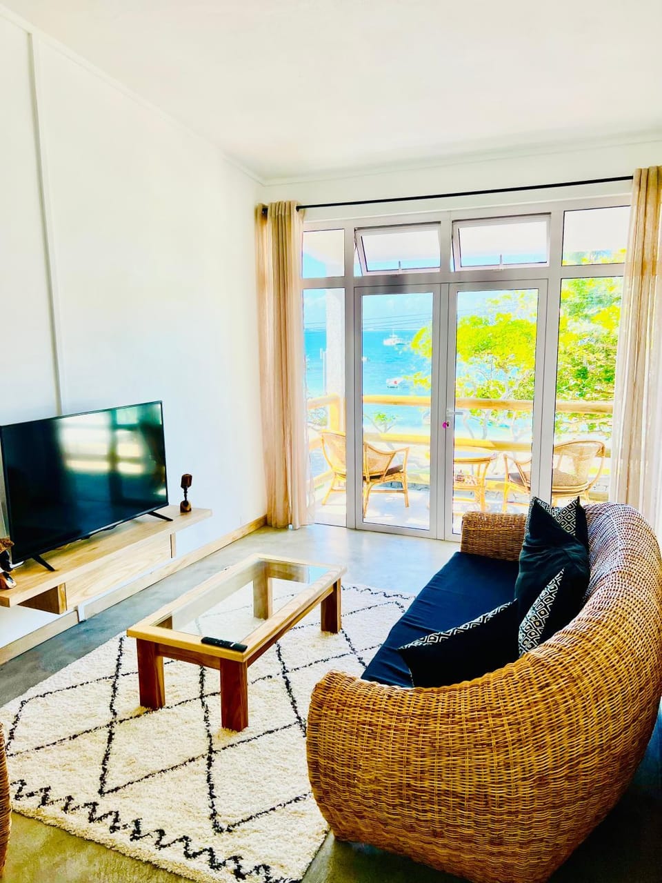 Communal lounge/ TV room, TV and multimedia, Seating area, Evening entertainment
