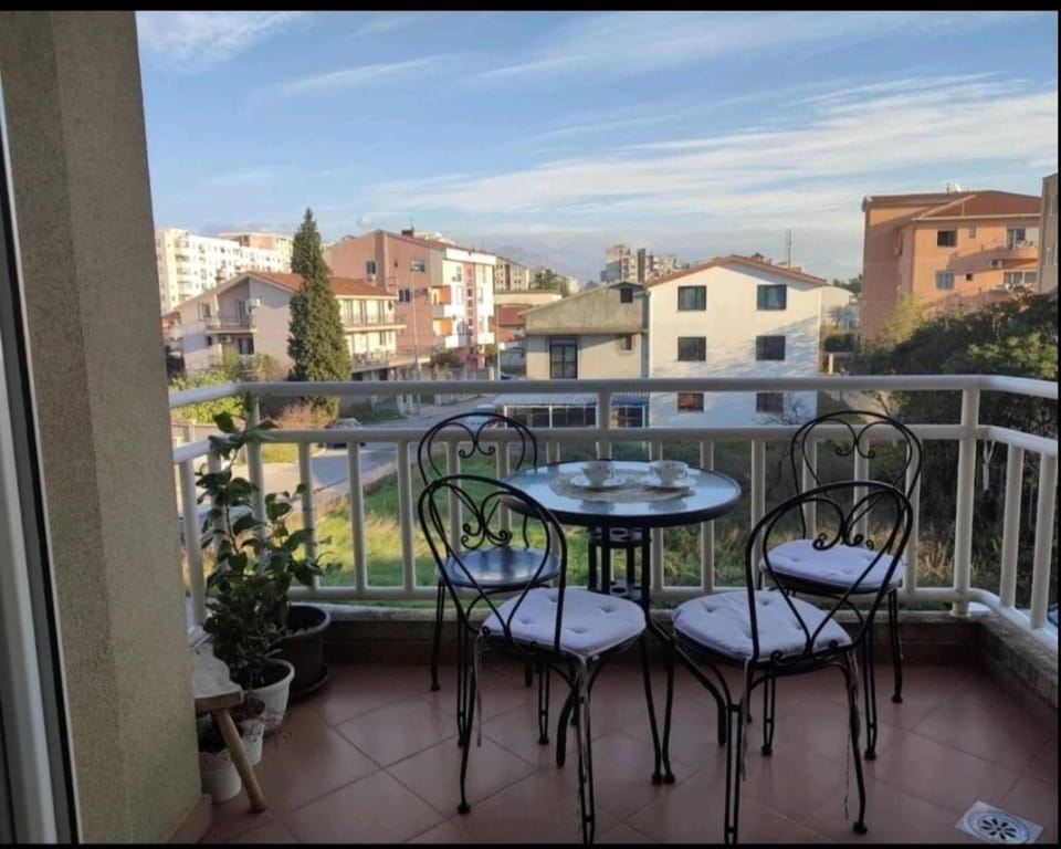 View (from property/room), Balcony/Terrace