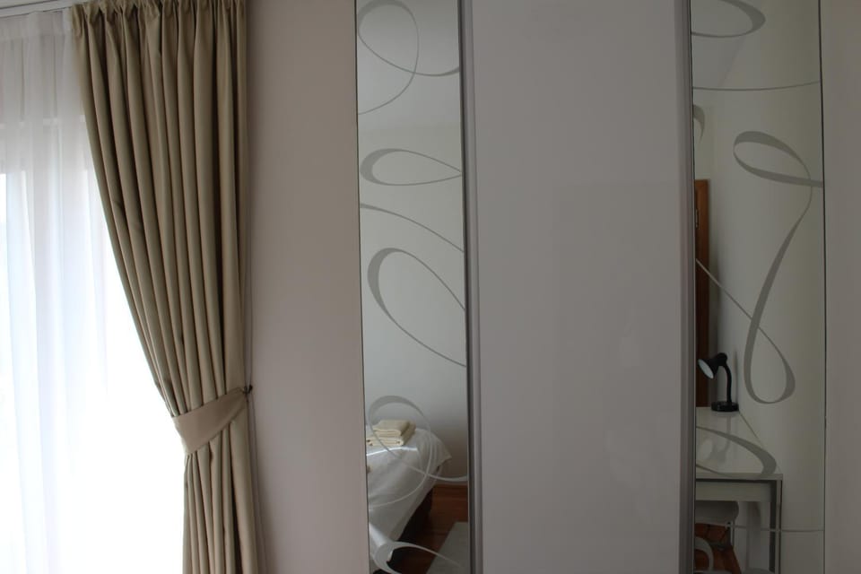Bedroom, wardrobe