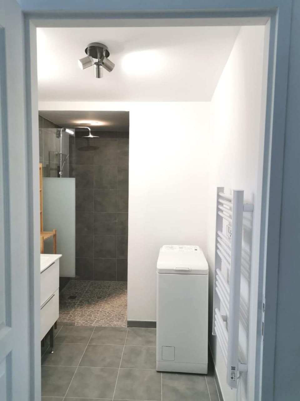 Studio indépendant, 10min Avignon Apartment in Villeneuve-lès-Avignon