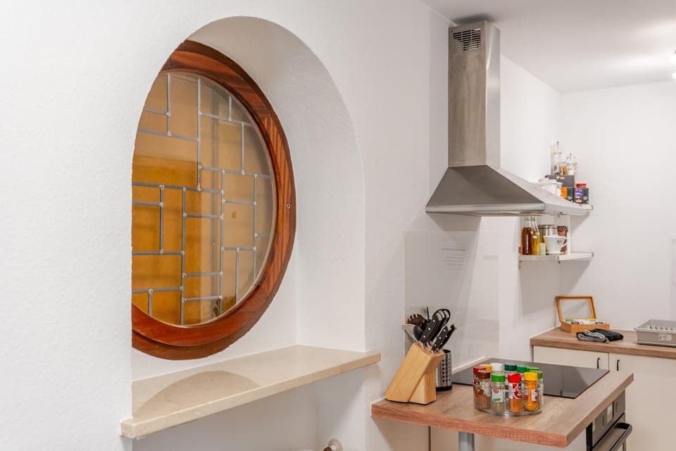 Kitchen or kitchenette, kitchen