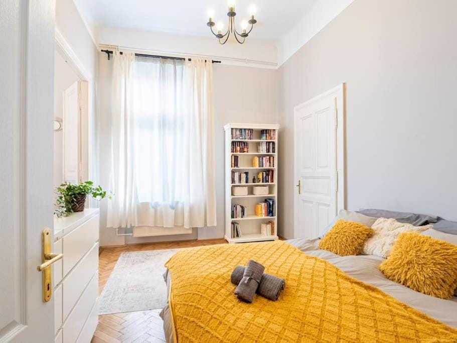 Peace in Downtown Apartment in Budapest
