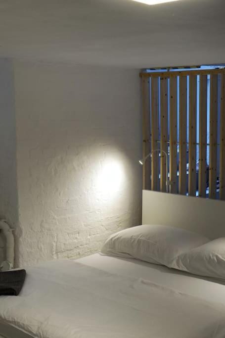 Central, cozy & beautiful designed 2-rooms Apt. near river Apartment in Berlin