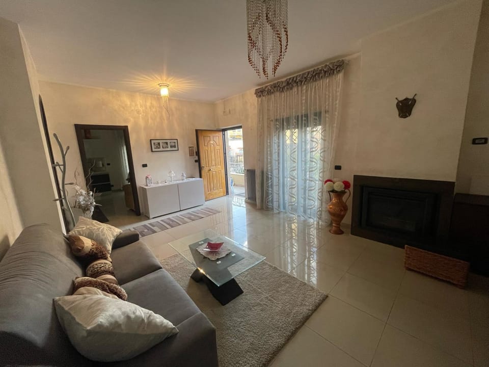 TV and multimedia, Living room, Evening entertainment