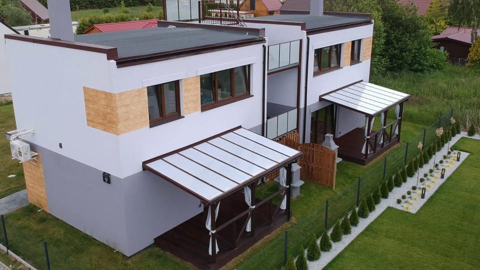 Property building, Garden, Balcony/Terrace, Garden view