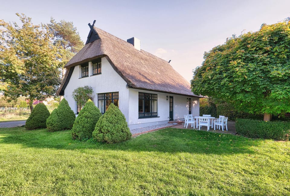 Property building, Garden, Garden, Balcony/Terrace, Balcony/Terrace, Garden view, Garden view