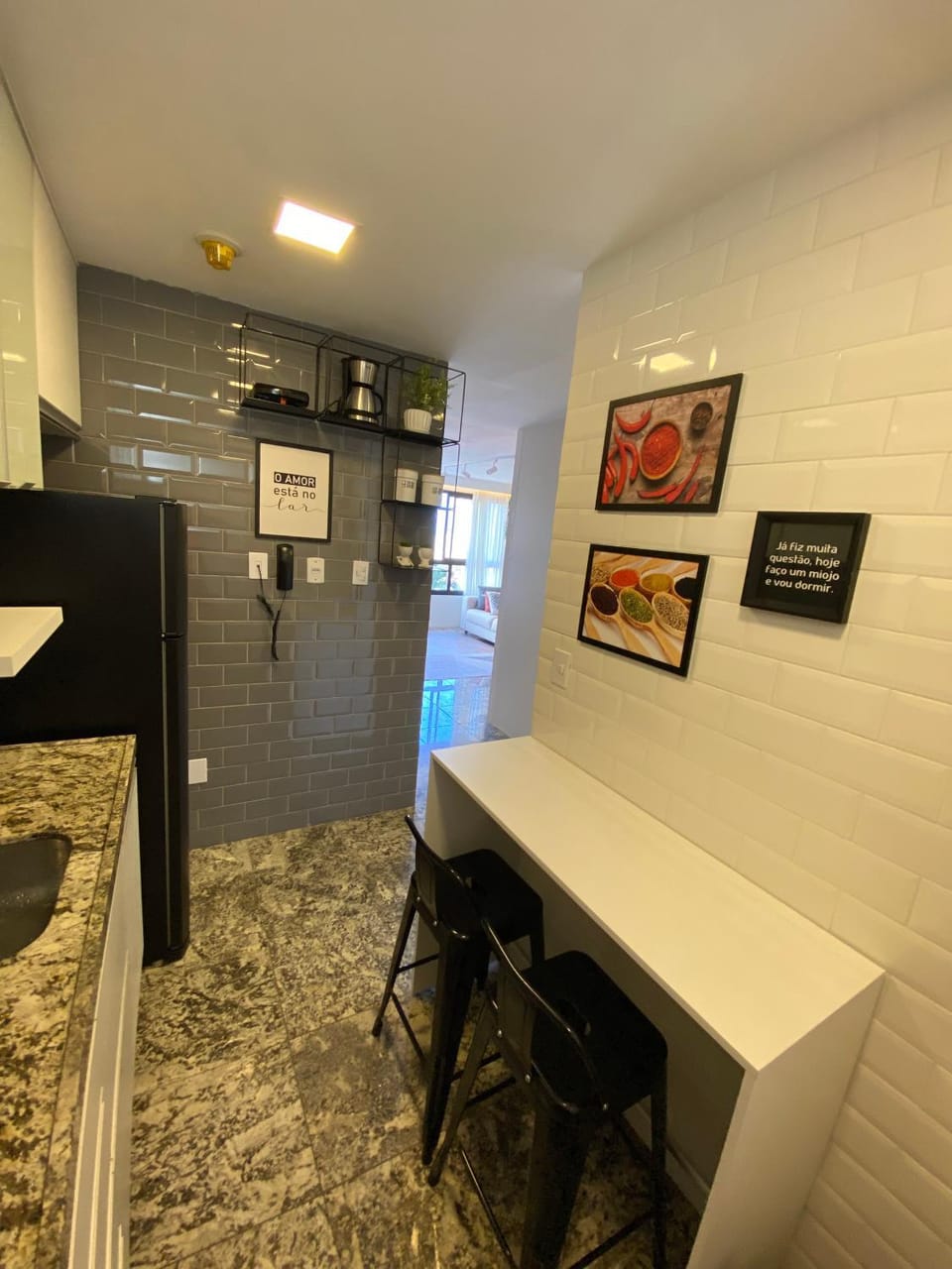 Kitchen or kitchenette, Dining area, minibar