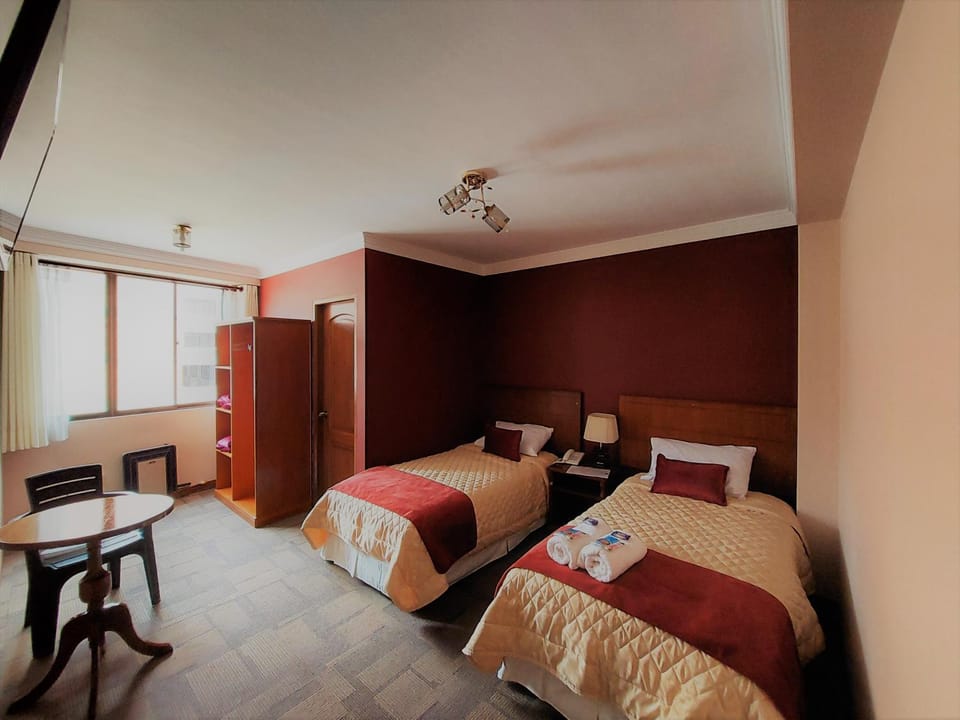 Bed, Living room, Photo of the whole room, Bedroom, hair dresser