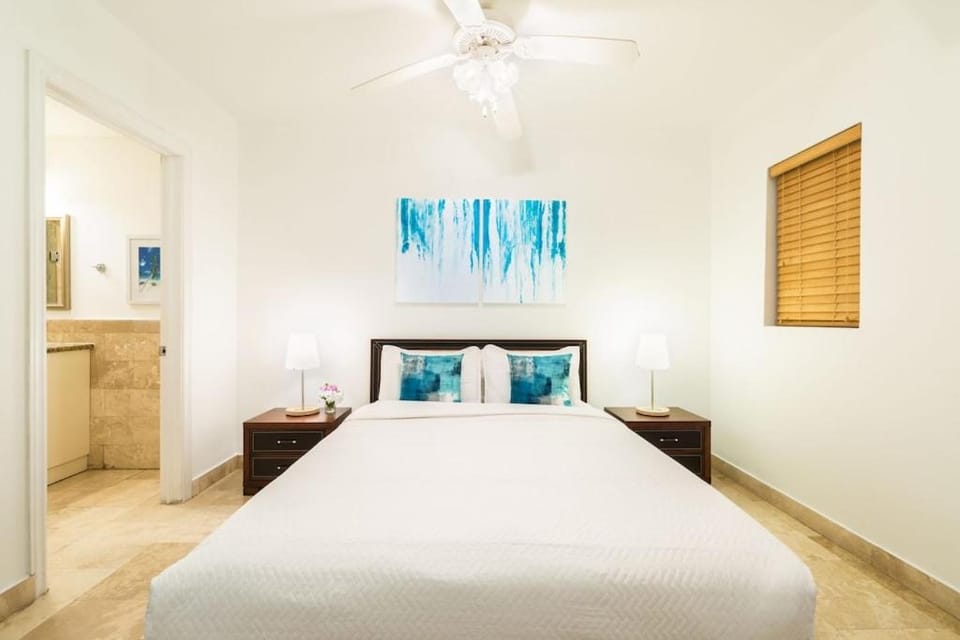 New Listing La Vista Azul Spacious 1 Bedroom Condo Apartment in The Bight Settlement