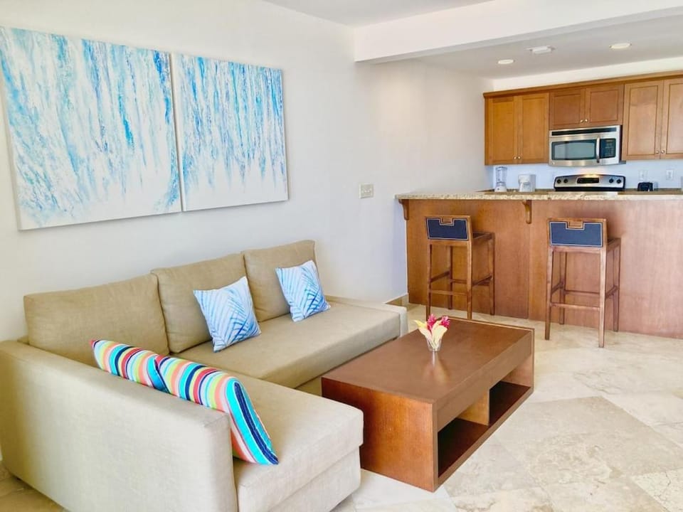 New Listing La Vista Azul Spacious 1 Bedroom Condo Apartment in The Bight Settlement
