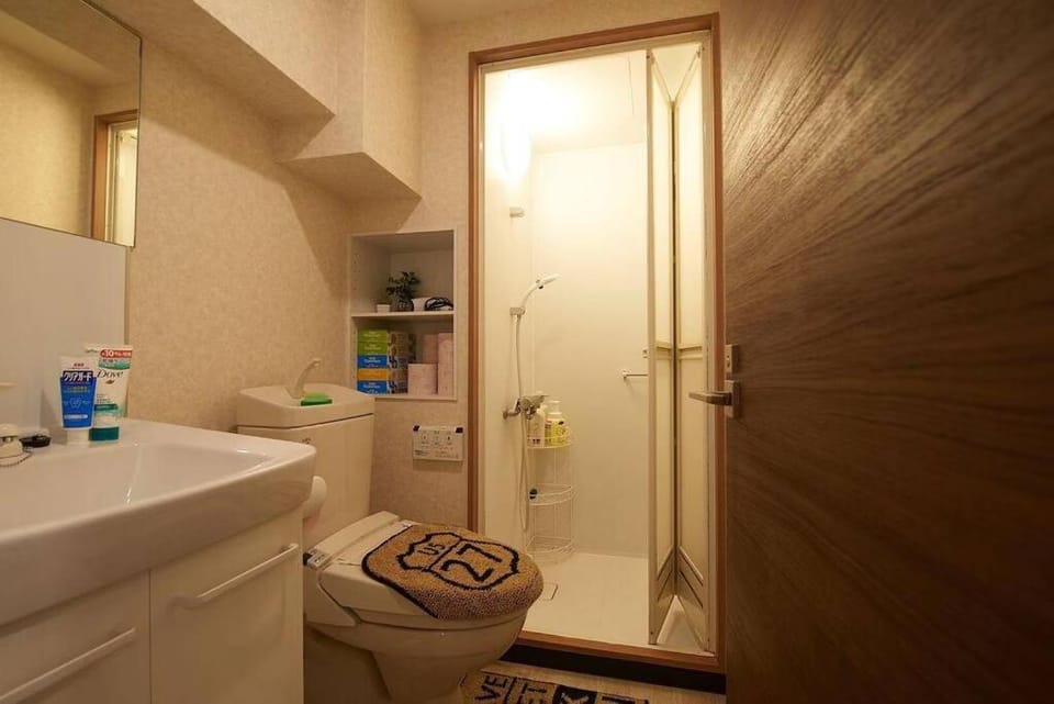 新宿市中心JR线新大久保三分钟紧邻韩国街免费Wi-Fi Apartment in Shinjuku