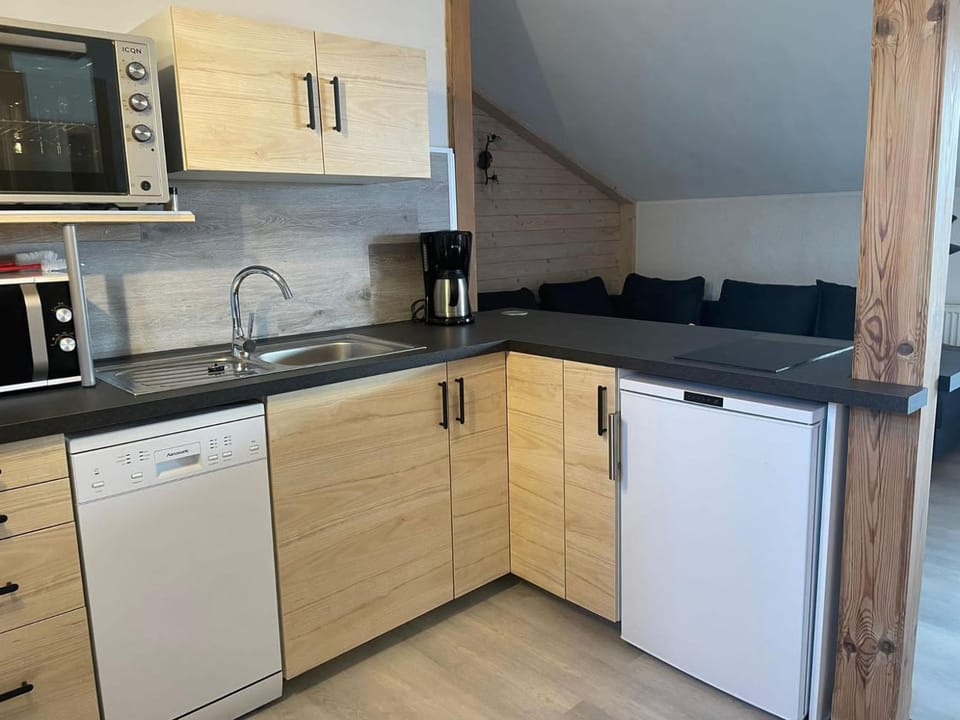 Kitchen or kitchenette